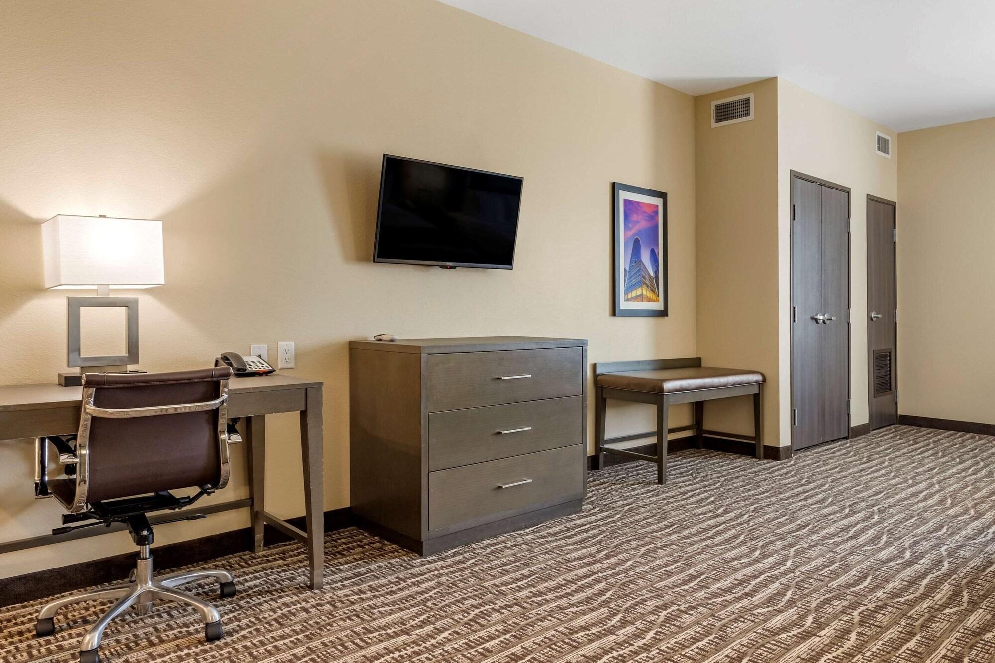 Comfort Suites Near Sam Houston Race Park Jersey Village Экстерьер фото